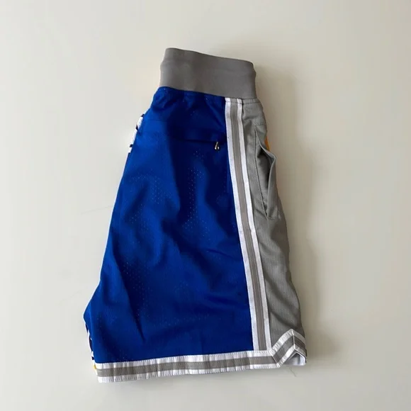 Shorts - Picture 2 of 4